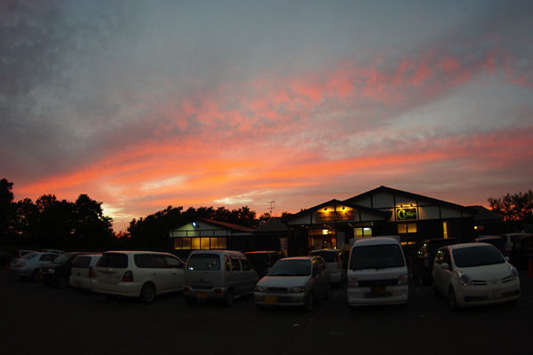 2015夏・北海道ツアー～09：赤い夕陽と緑の栗山